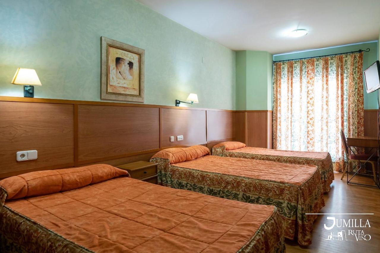Hotel Pio XII Хумиля Екстериор снимка