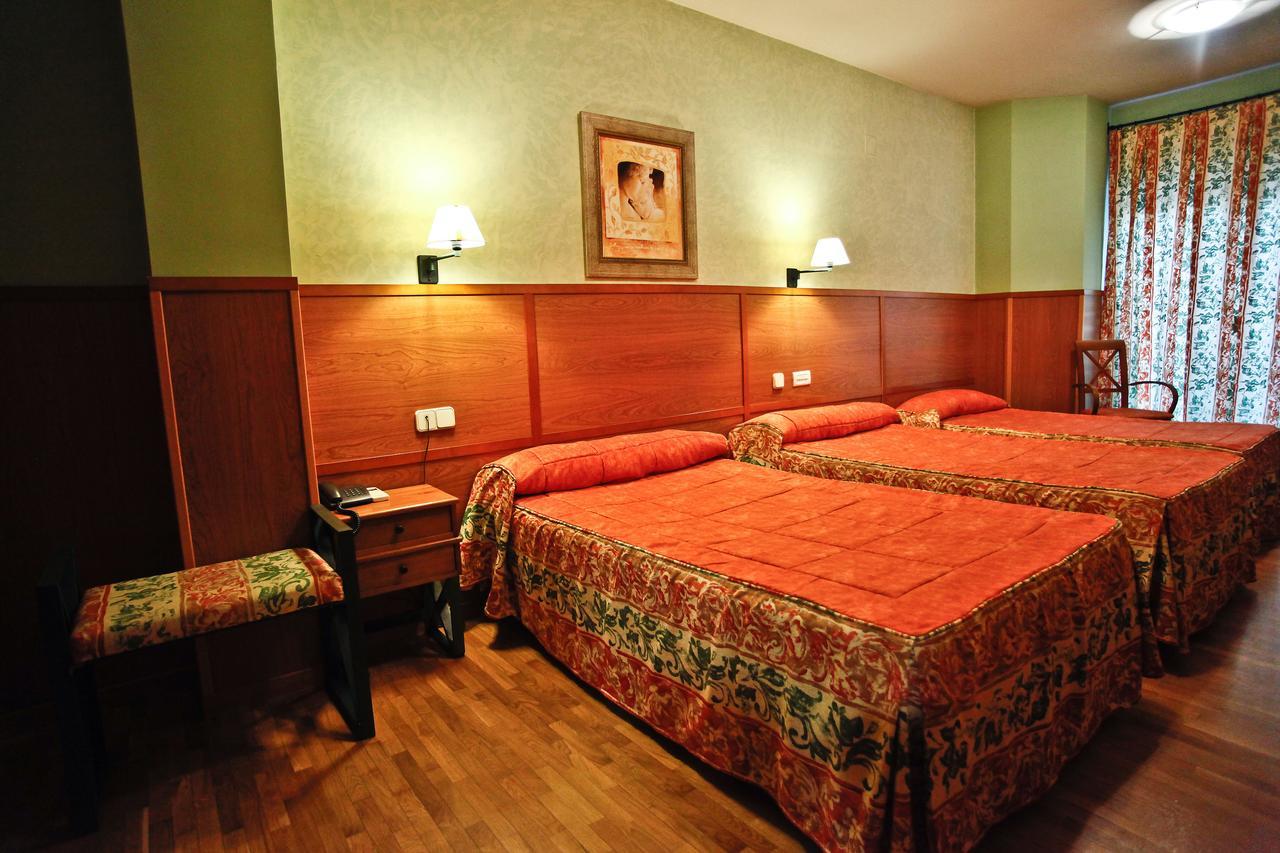 Hotel Pio XII Хумиля Екстериор снимка