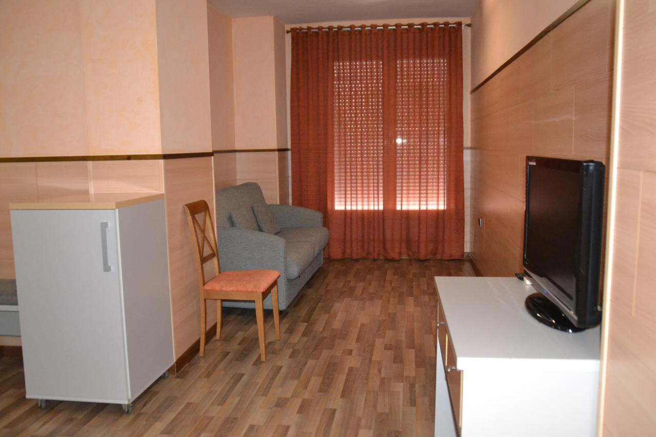 Hotel Pio XII Хумиля Екстериор снимка